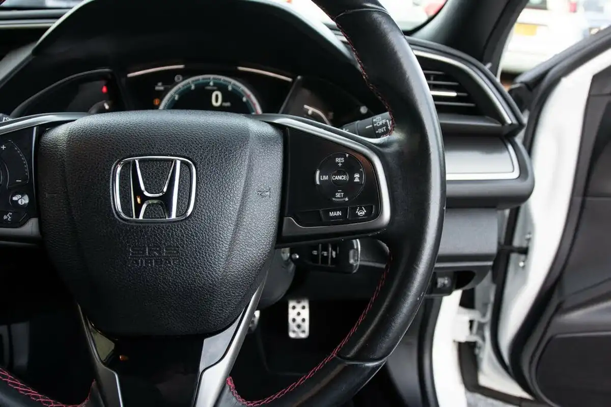 2018-honda-civic-10-vtec-turbo-sport-line-big-21