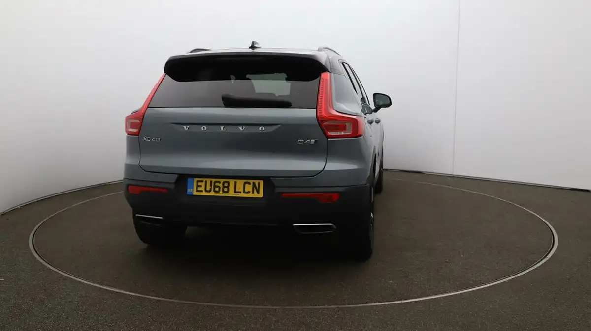 2018-volvo-xc40-20td-d4-r-design-big-6