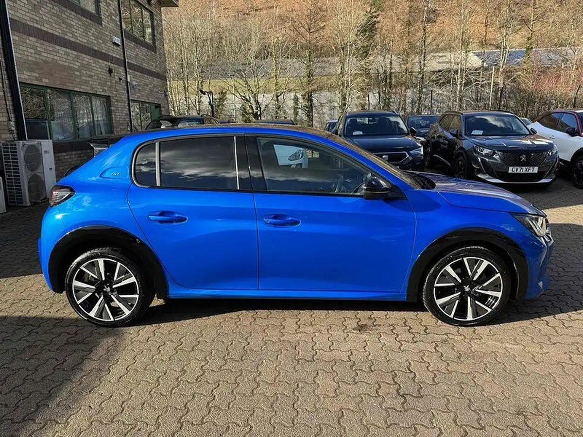 2021-peugeot-208-12-puretech-gt-130bhp-eat8-big-3