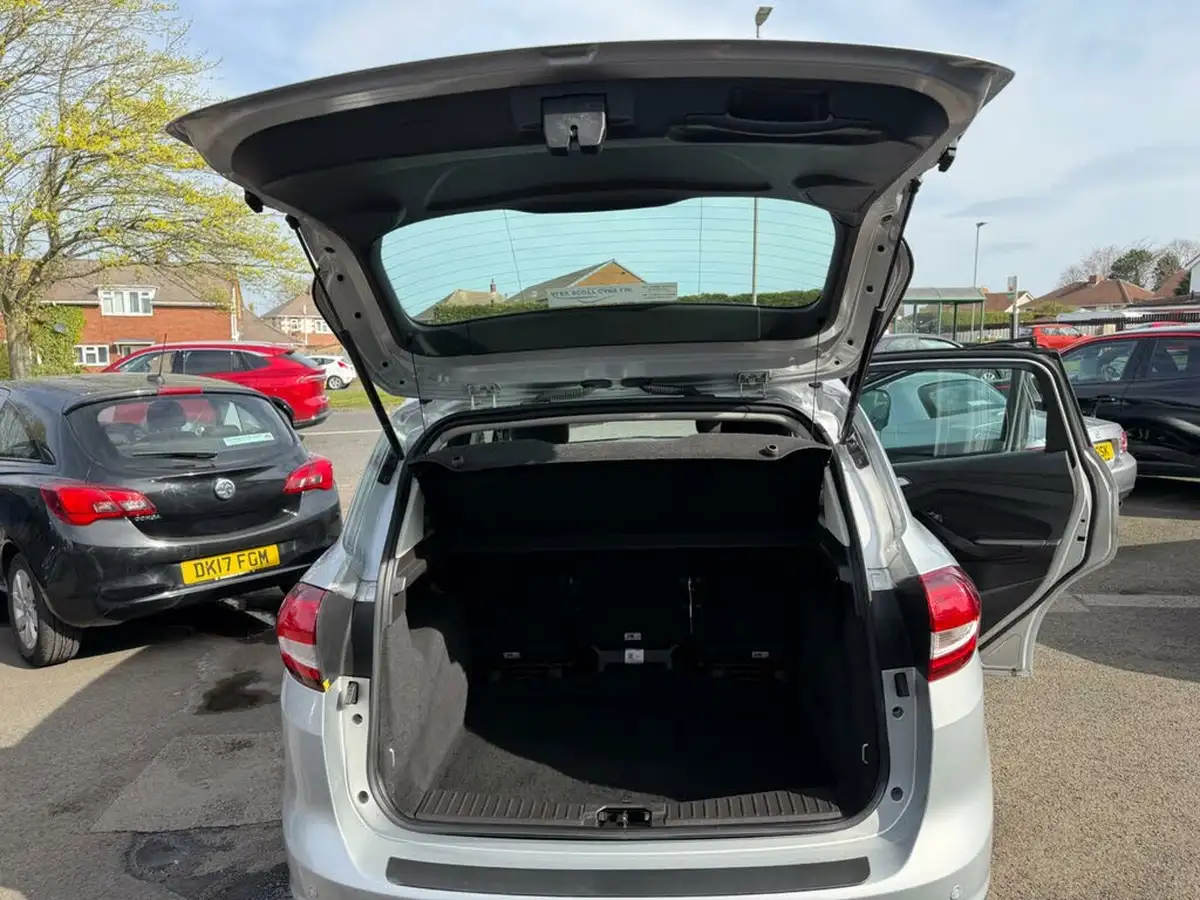 2018-ford-c-max-10t-titanium-125ps-big-8