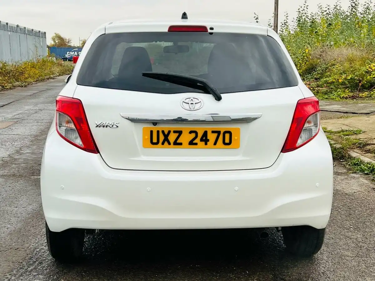 2012-toyota-yaris-133-tr-5d-m-drive-s-big-5