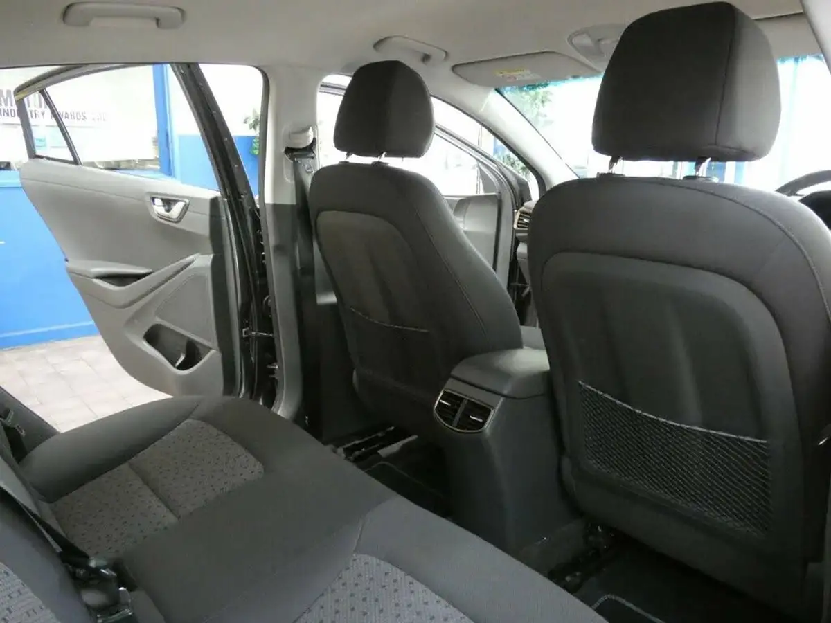 2019-hyundai-ioniq-e-premium-electric-88kw-big-47