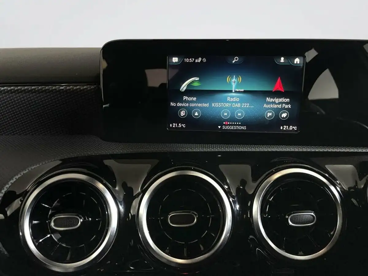 2020-mercedes-benz-a-class-13-a200-sport-saloon-4d-big-19