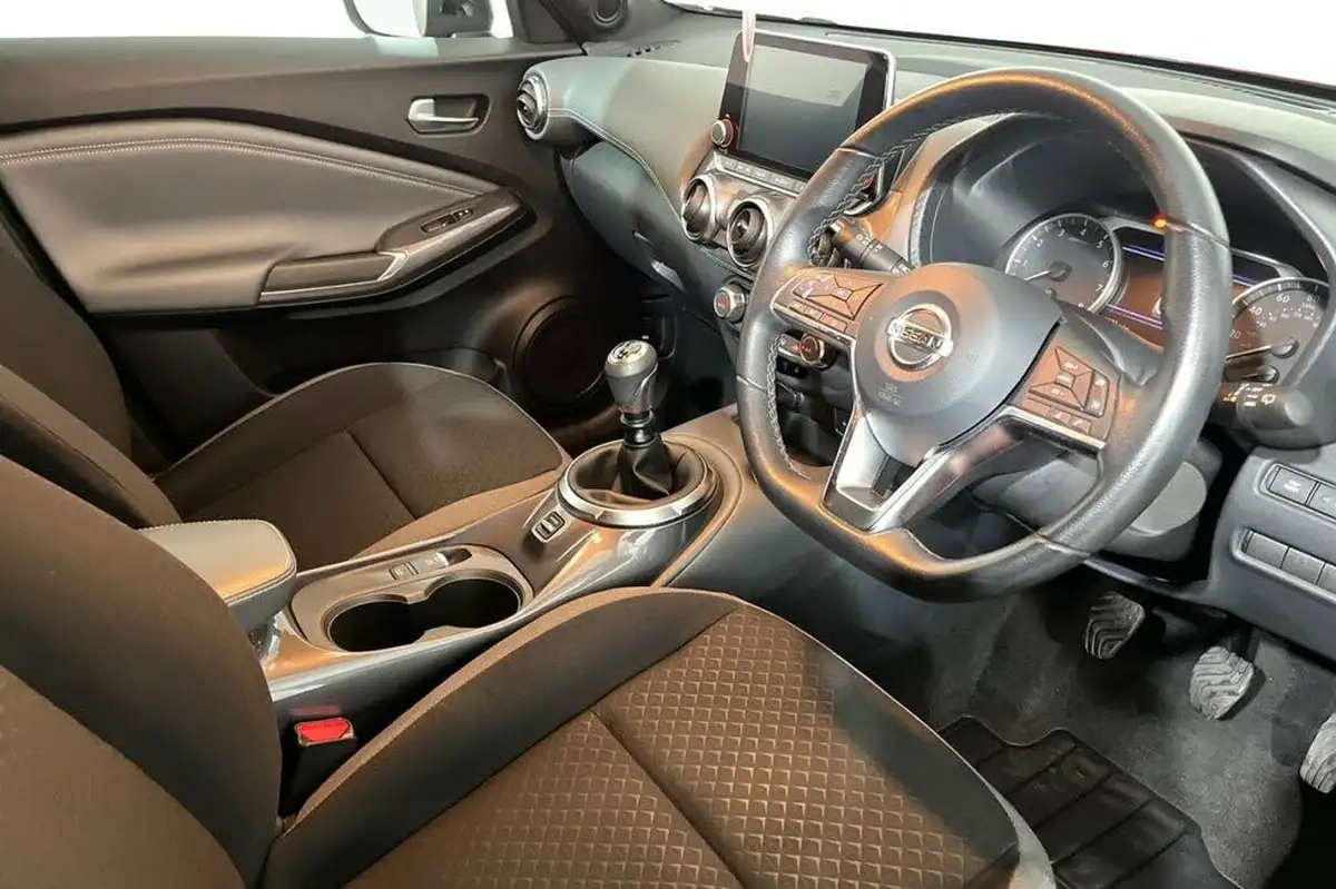 2021-nissan-juke-10-dig-t-n-connecta-big-6