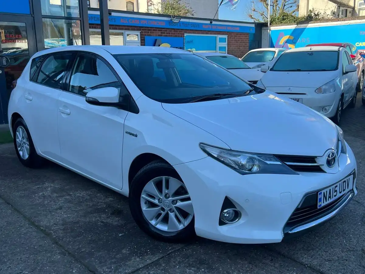 2015-toyota-auris-18-vvt-i-hsd-icon-hatchback-e-cvt-big-0