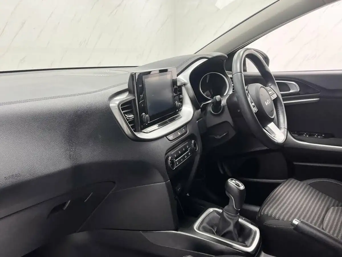 2021-kia-xceed-10-t-gdi-2-big-13