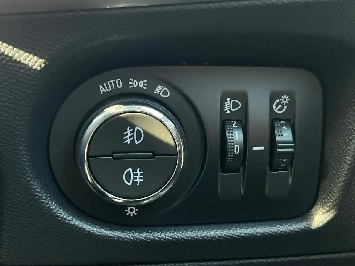 2021-vauxhall-mokka-12-elite-nav-premium-130ps-auto-big-37