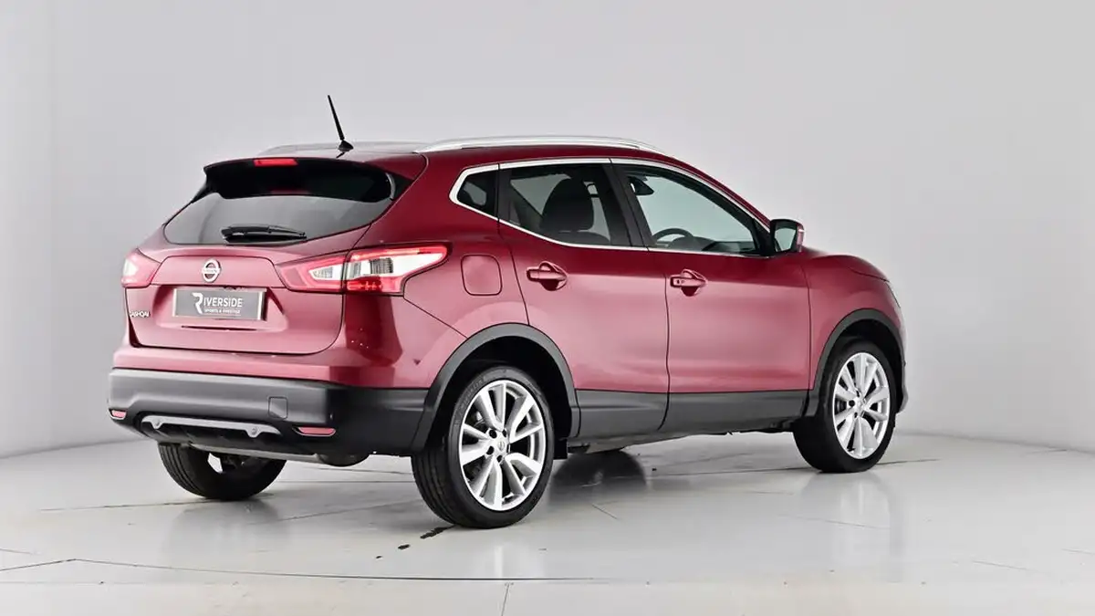 2017-nissan-qashqai-15dci-tekna-big-72