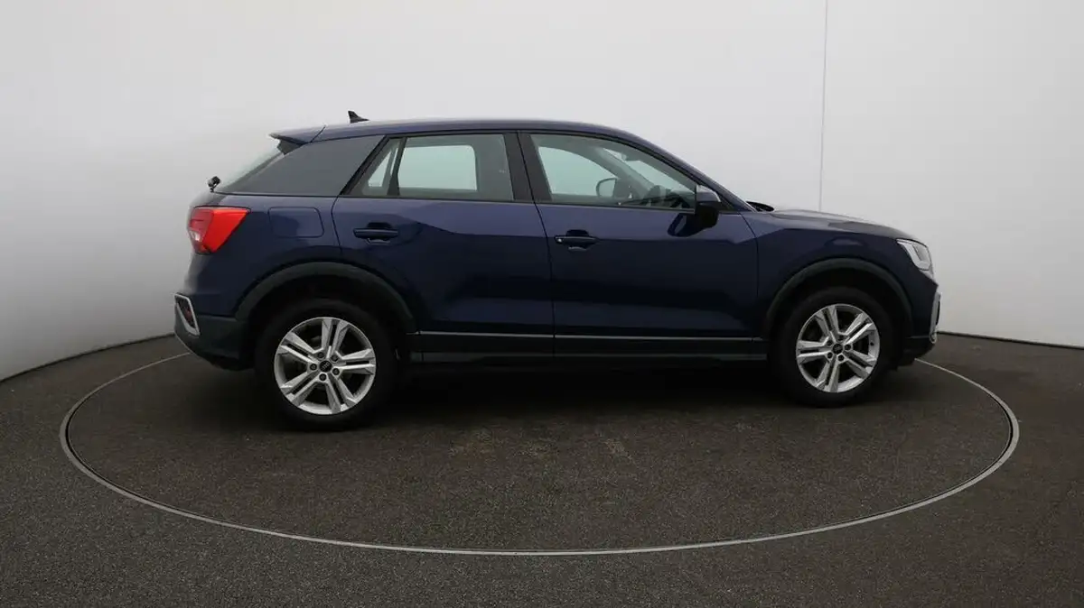 2022-audi-q2-10-30-tfsi-sport-big-42