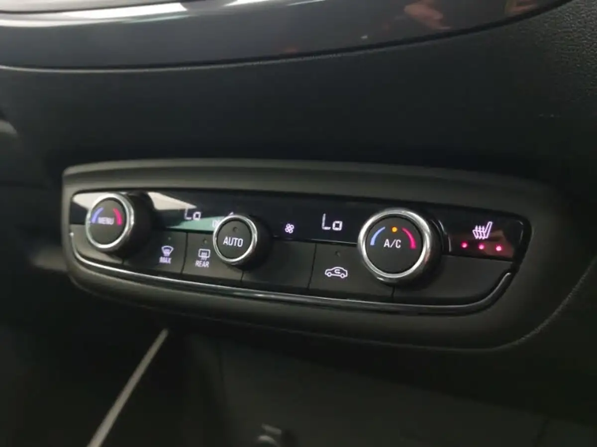 2022-vauxhall-crossland-12-ultimate-130ps-auto-big-16