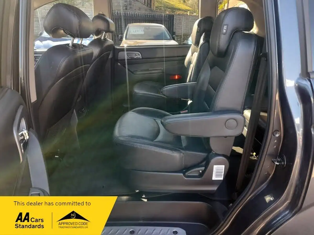 2019-kgm-ssangyong-turismo-22td-ex-auto-big-25