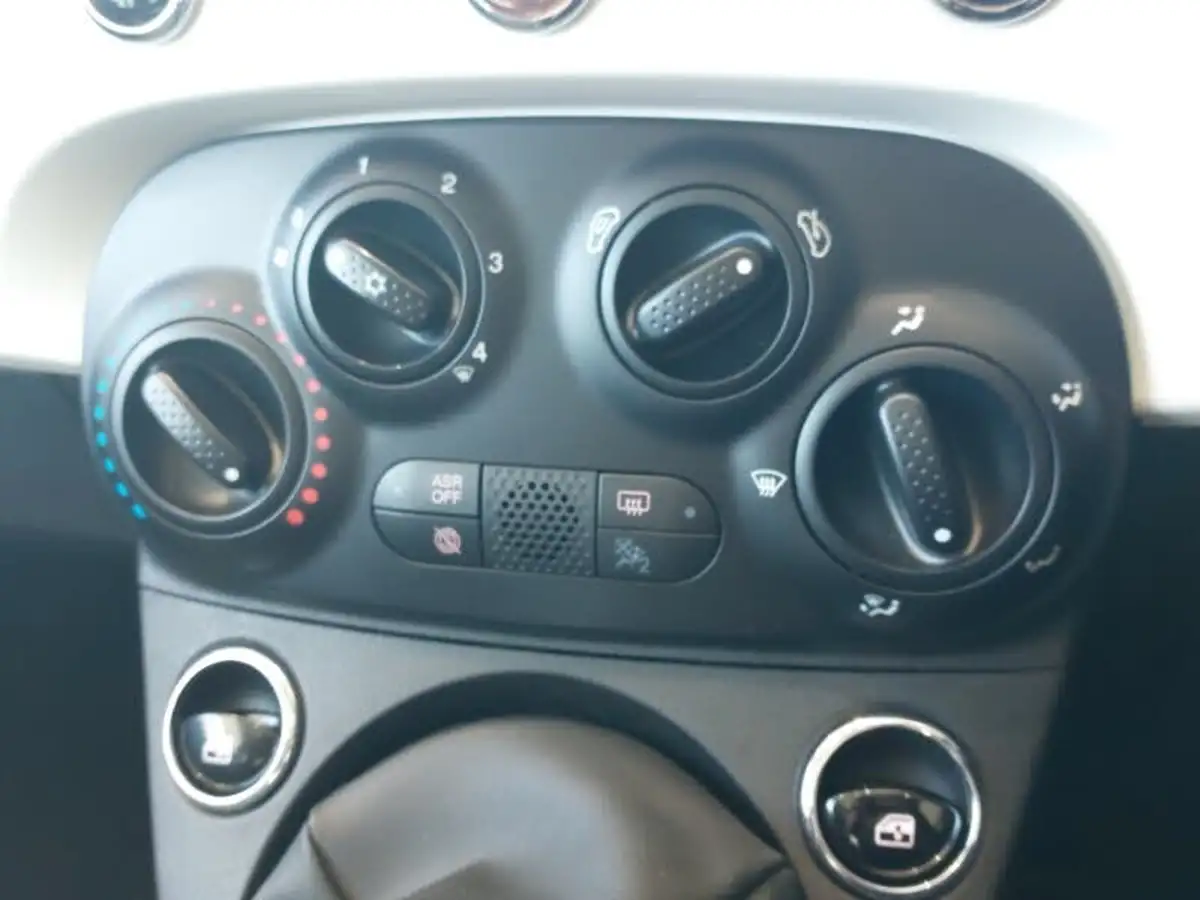 2018-fiat-500-12-lounge-big-18