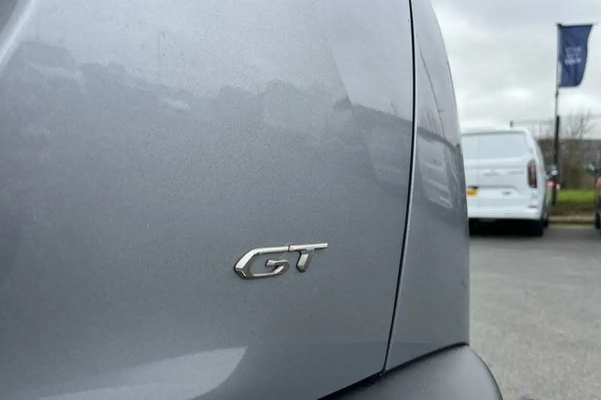 2021-peugeot-2008-suv-e-gt-big-38