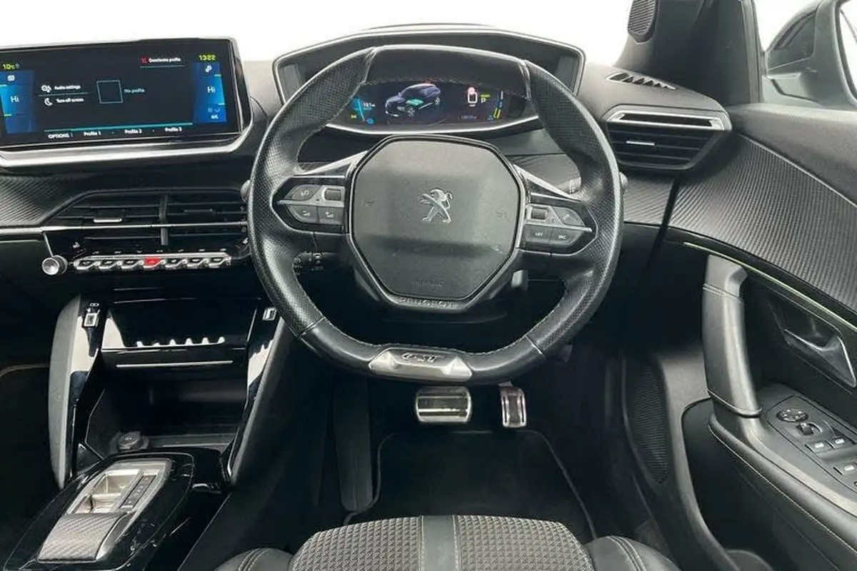 2021-peugeot-2008-suv-e-gt-big-10