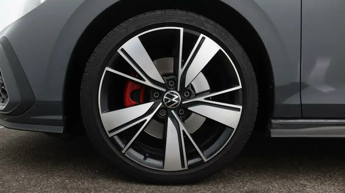 2022-volkswagen-golf-20tdi-gtd-big-18
