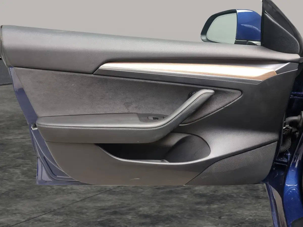 2021-tesla-model-3-e-long-range-awd-big-33