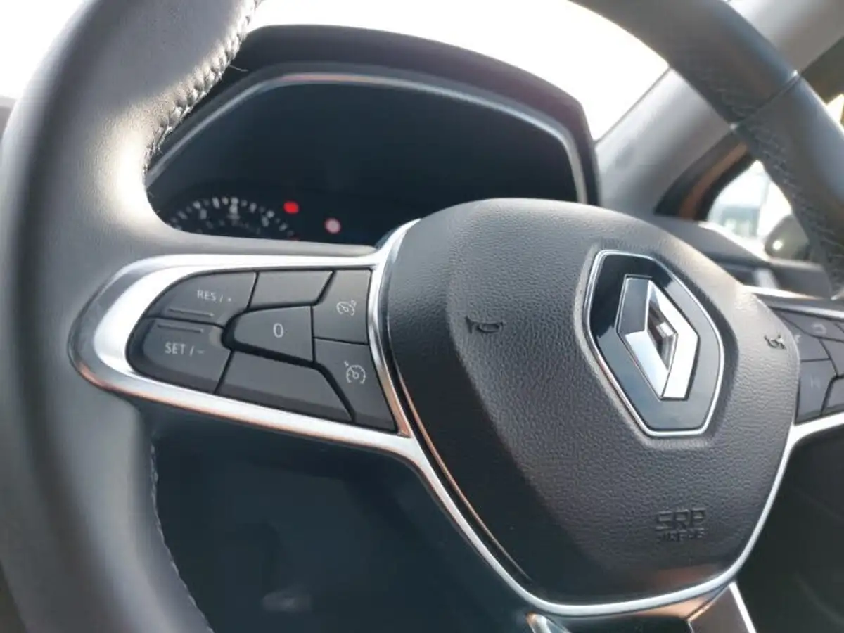 2021-renault-captur-10-tce-play-100bhp-big-15