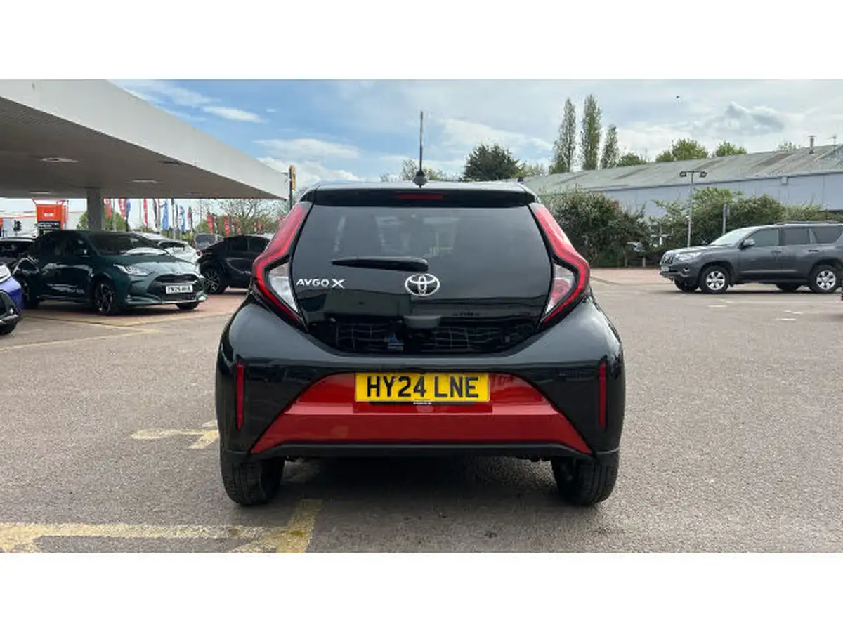2024-toyota-aygo-x-10-vvt-i-edge-big-18