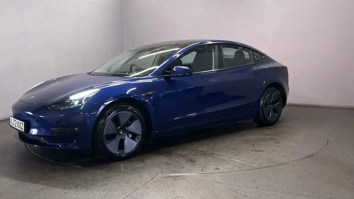 2022-tesla-model-3-e-long-range-big-3