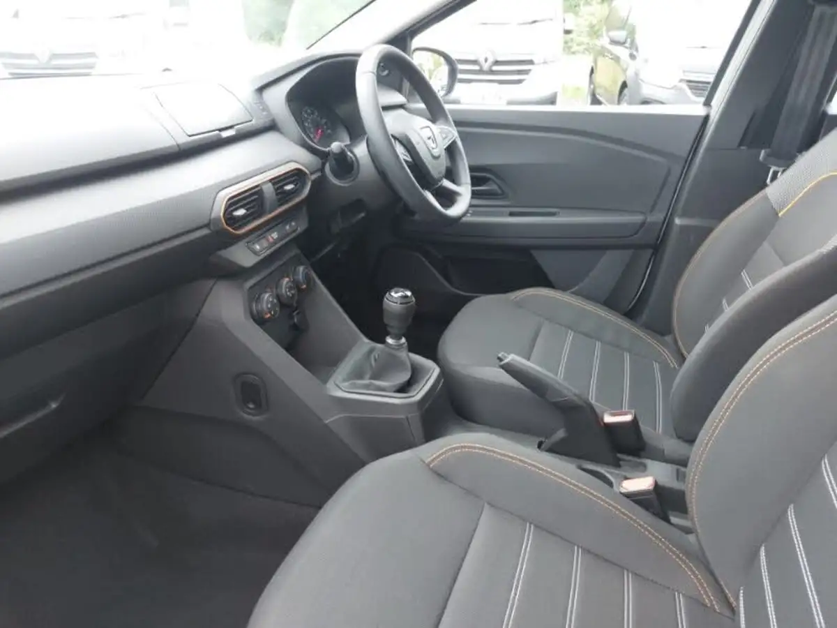 2022-dacia-sandero-stepway-10-tce-essential-90bhp-big-4