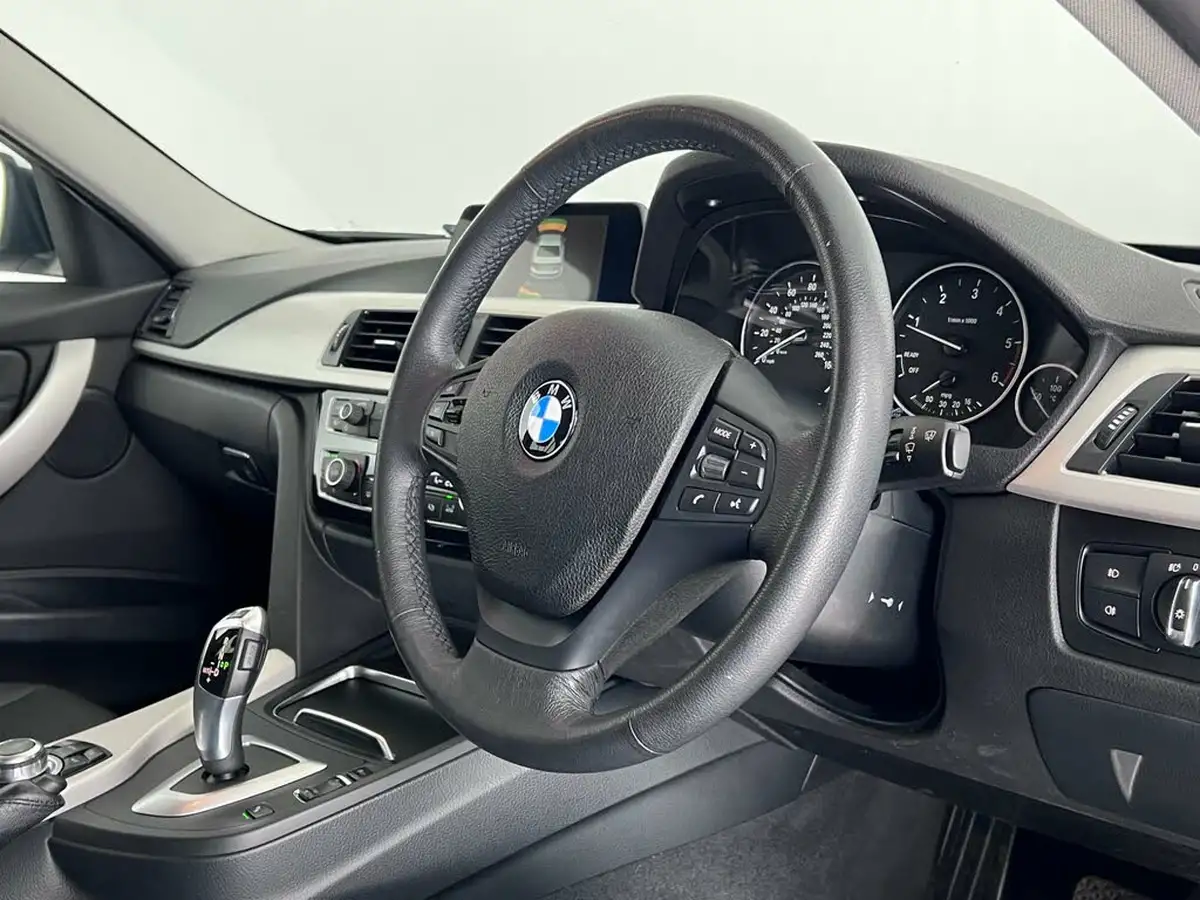 2017-bmw-3-series-20td-318d-se-saloon-4d-auto-big-14