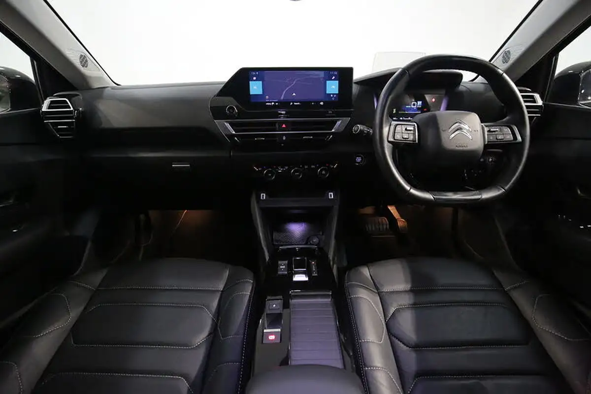 2022-citroen-c4-e-shine-plus-big-23