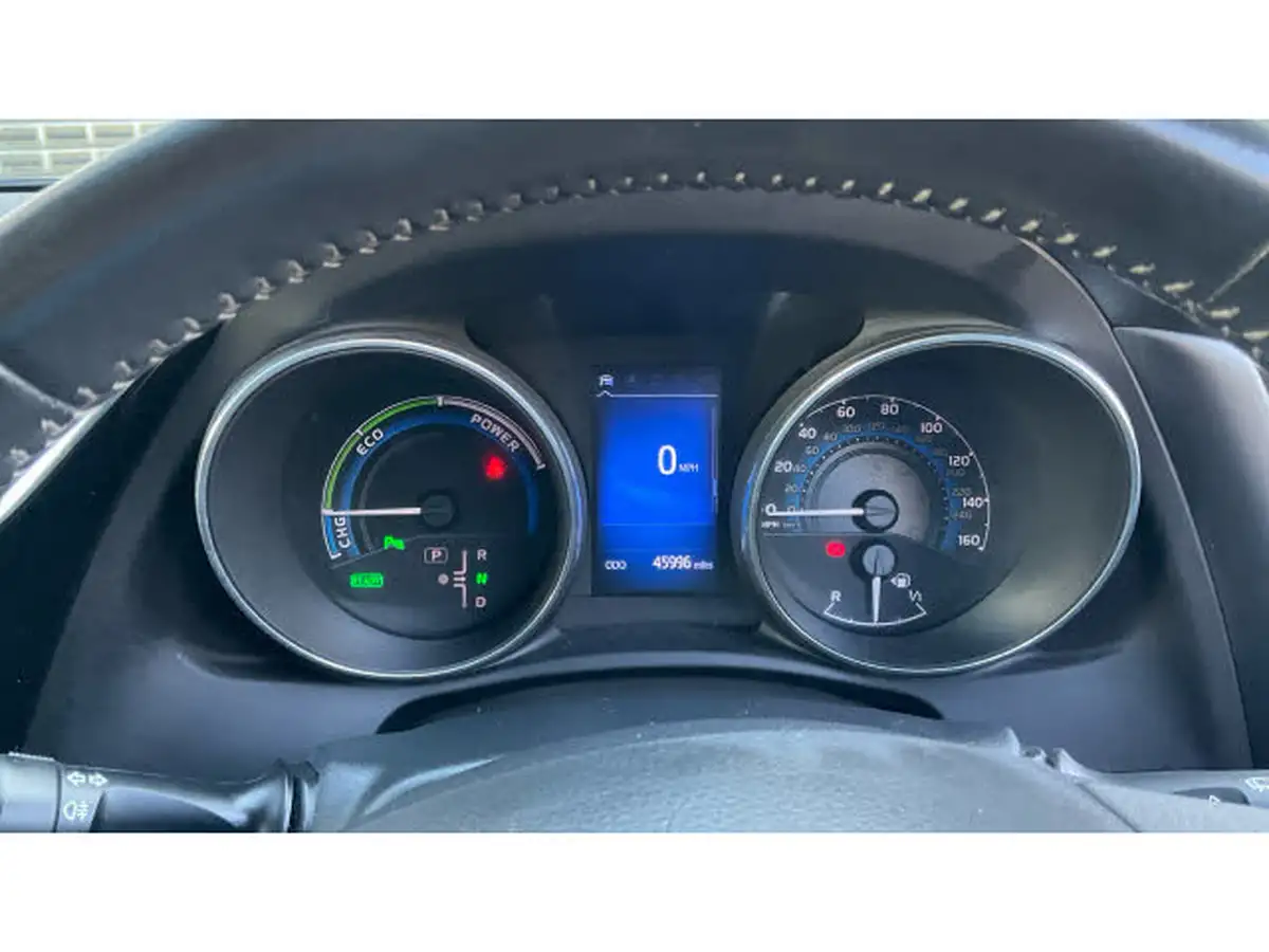 2016-toyota-auris-18-vvt-i-hsd-excel-leather-hatchback-big-17