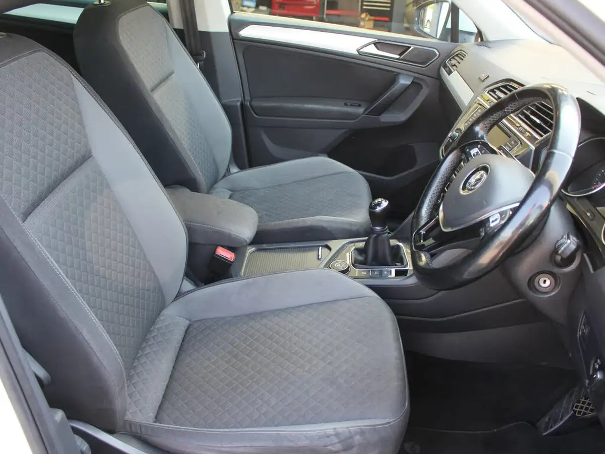 2017-volkswagen-tiguan-20tdi-se-150ps-4motion-bmt-ss-big-26