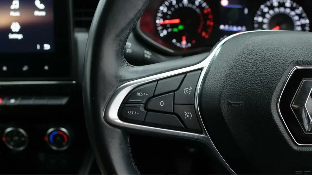 2019-renault-clio-10-sce-iconic-big-22