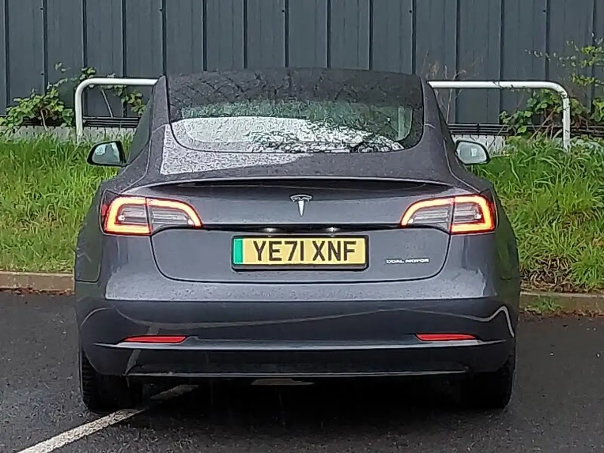 2021-tesla-model-3-e-long-range-awd-big-15