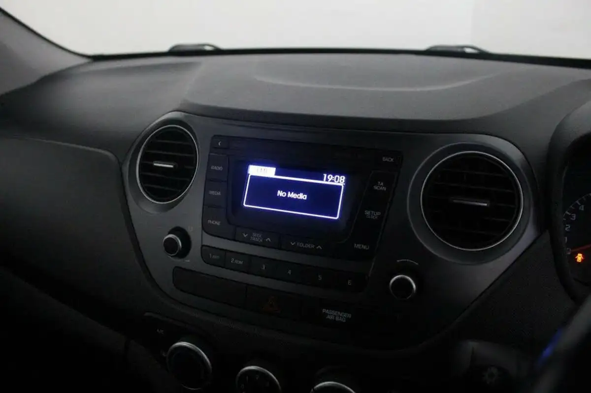 2019-hyundai-i10-12-se-big-25