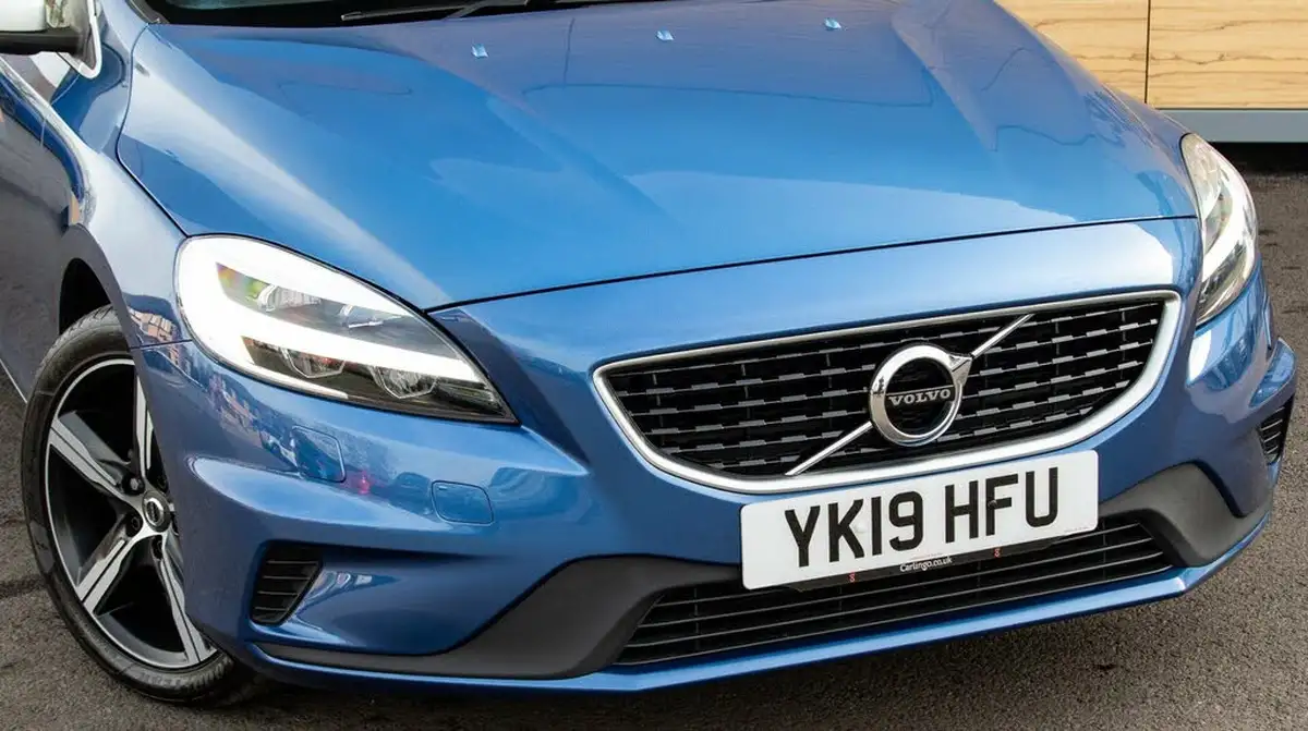 2019-volvo-v40-20td-d2-r-design-nav-plus-big-13