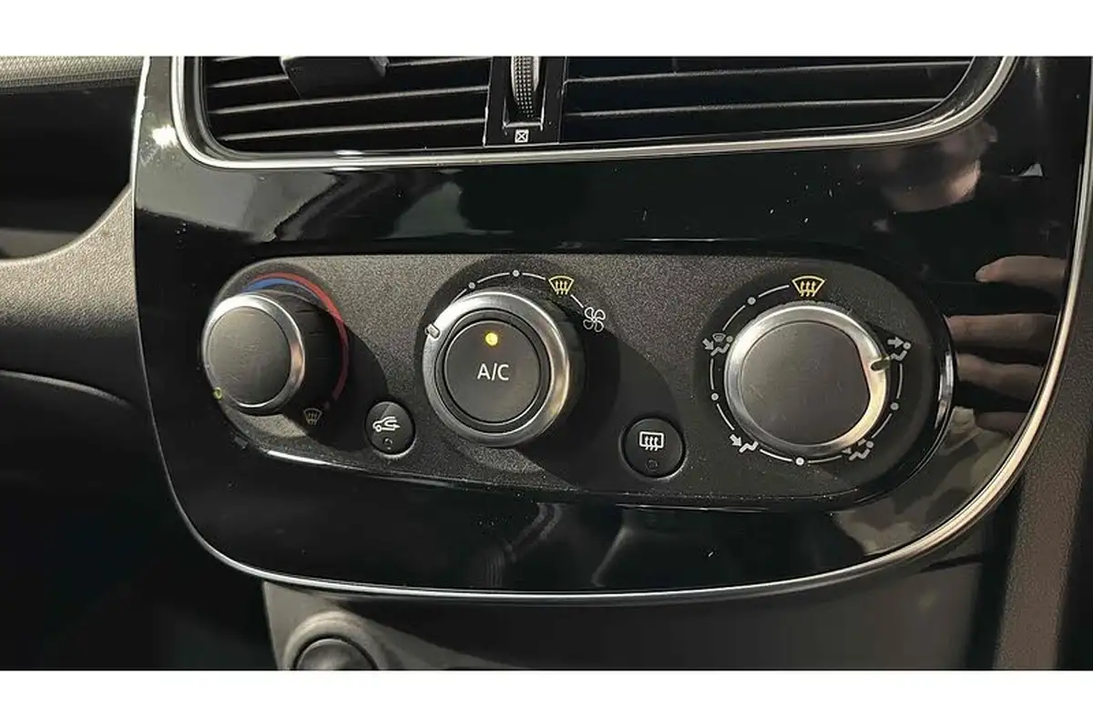2019-renault-clio-09-tce-iconic-90ps-big-33