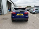 2015-nissan-qashqai-16dci-tekna-4x4-small-4