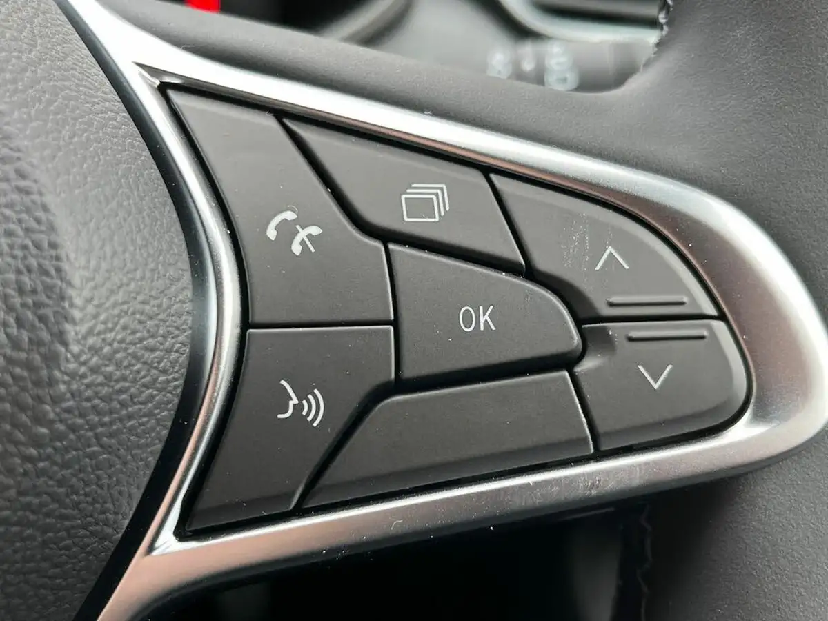 2024-renault-clio-10-tce-evolution-big-19