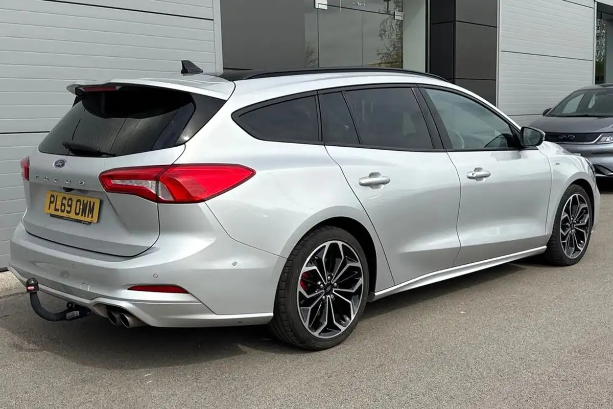 2019-ford-focus-20-st-line-x-estate-auto-big-57