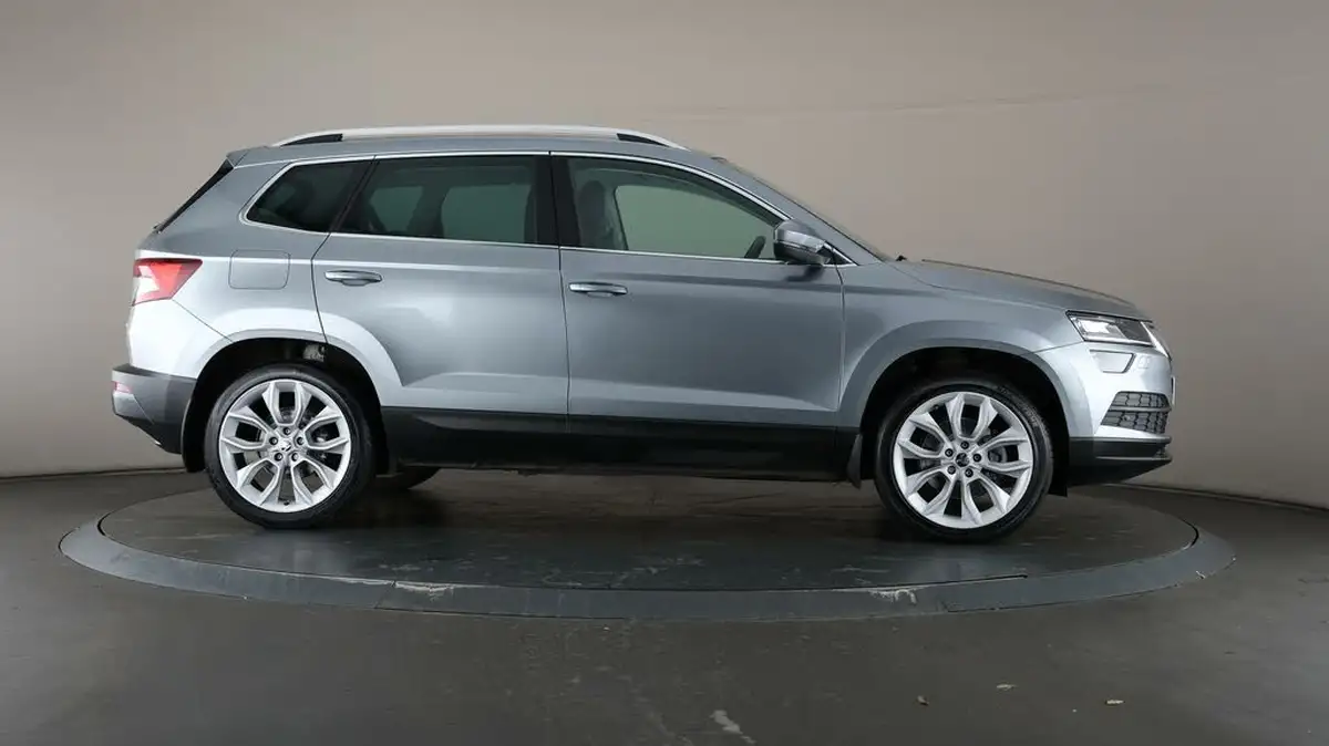 2018-skoda-karoq-20tdi-edition-big-53