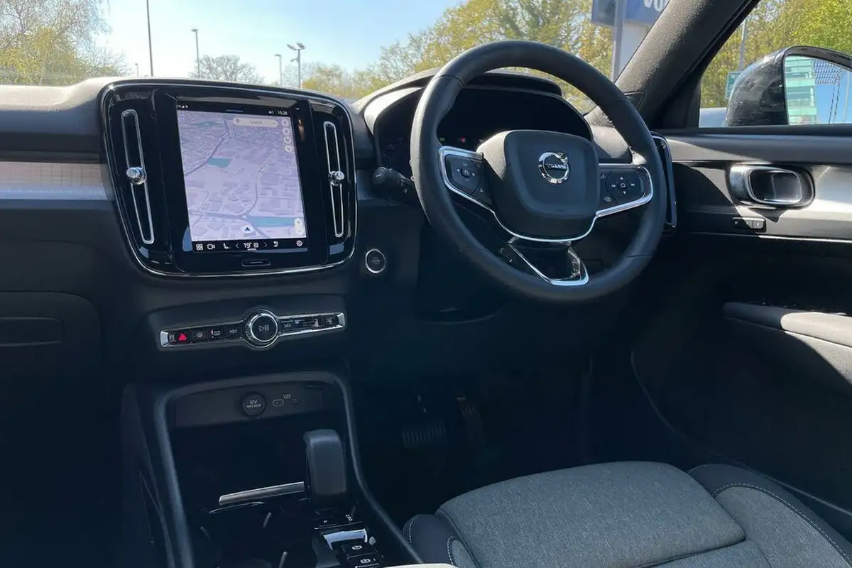 2023-volvo-xc40-20-b3-plus-big-33