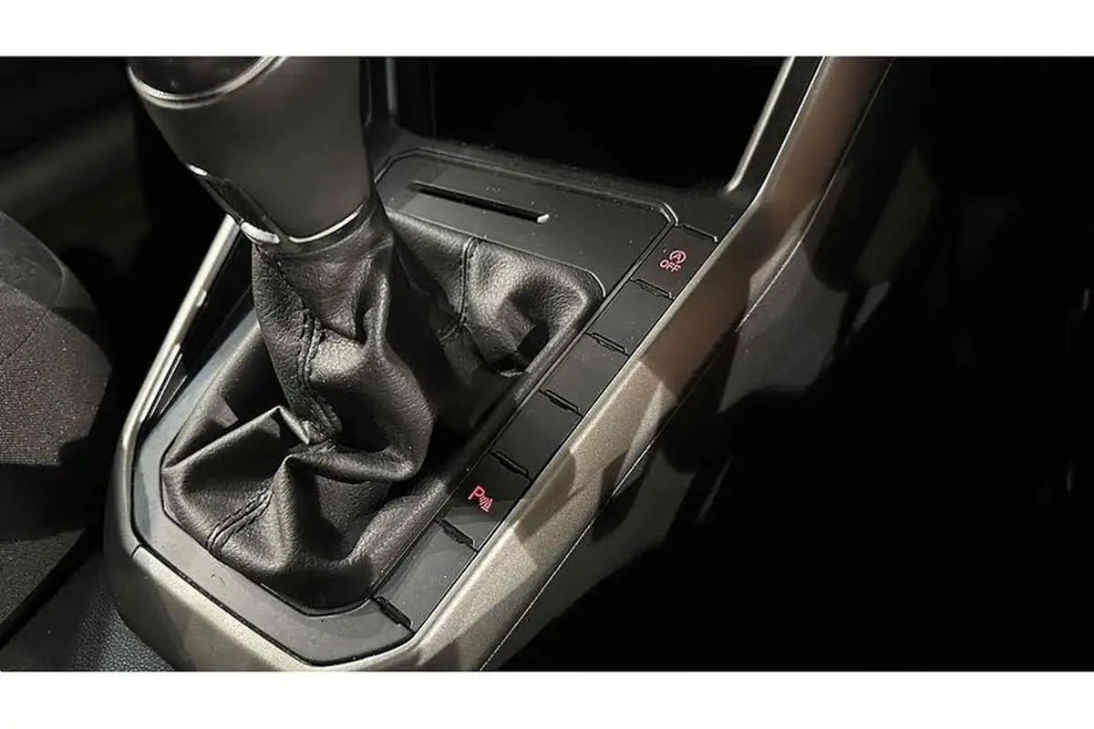 2021-volkswagen-polo-10-tsi-match-big-37