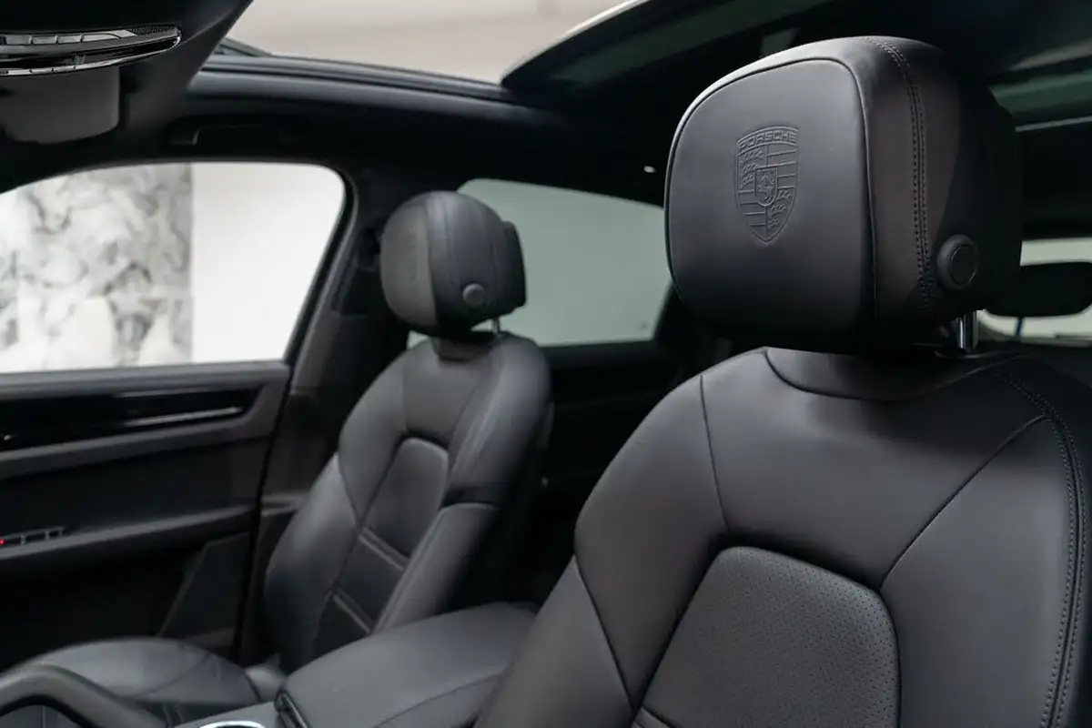 2019-porsche-cayenne-30-v6-coupe-big-14