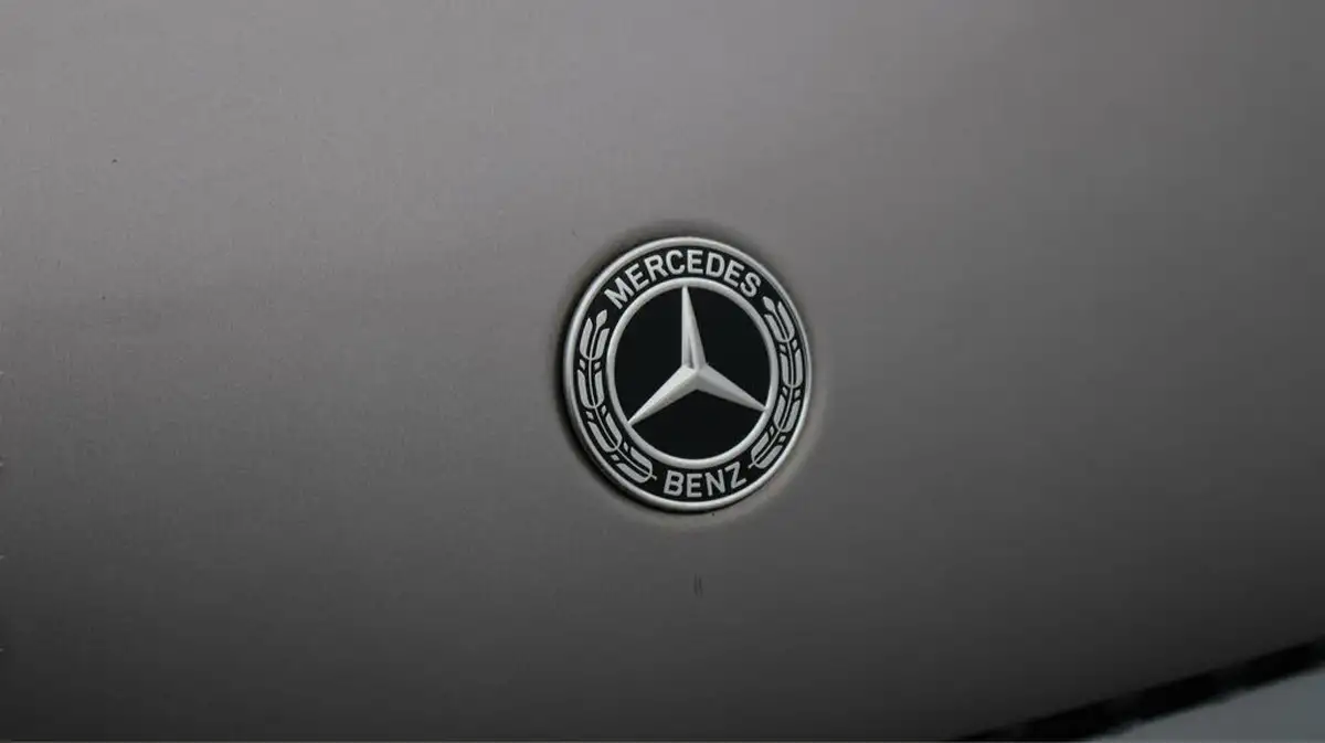 2021-mercedes-benz-glc-class-20d-glc300d-amg-line-premium-245ps-coupe-4d-big-23