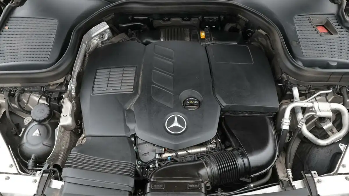 2021-mercedes-benz-glc-class-20d-glc300d-amg-line-premium-245ps-coupe-4d-big-19