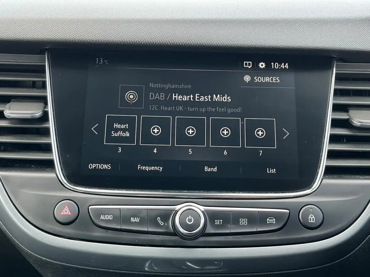 2020-vauxhall-crossland-x-12-elite-nav-130ps-turbo-auto-big-17