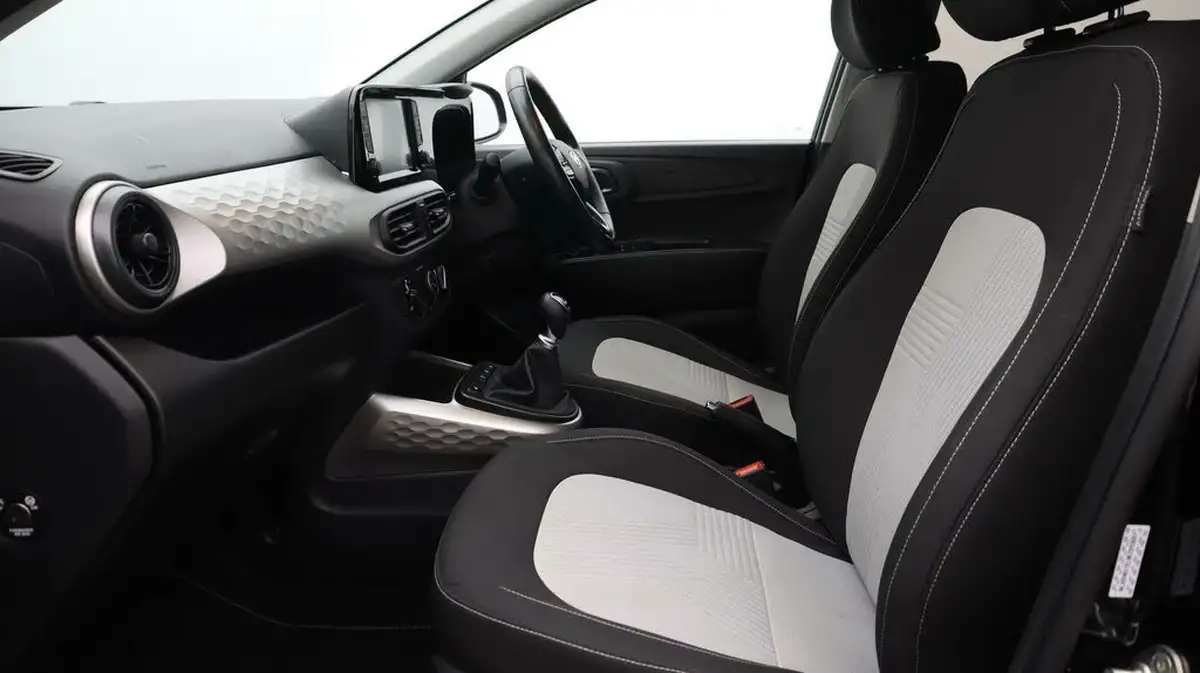 2021-hyundai-i10-12-premium-84ps-1197cc-big-14