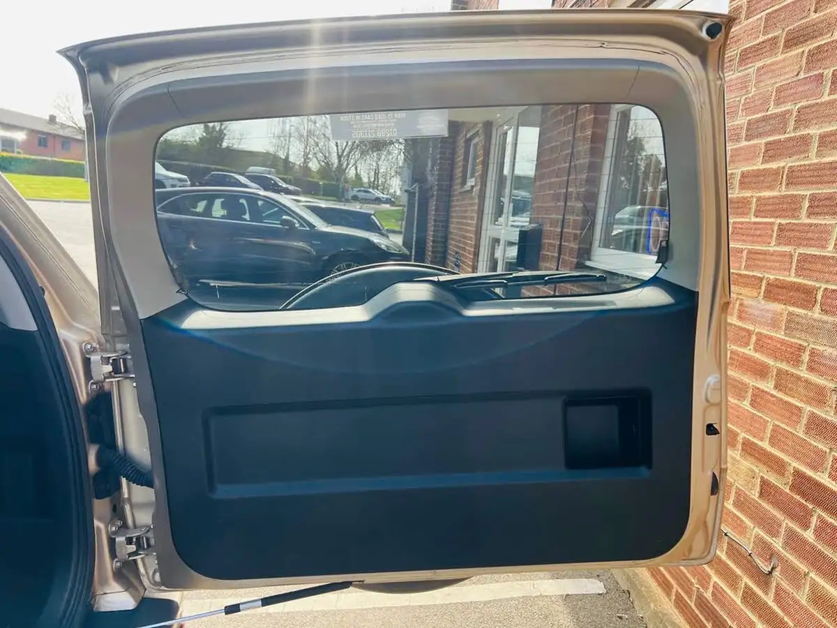 2010-suzuki-grand-vitara-19td-sz5-big-67