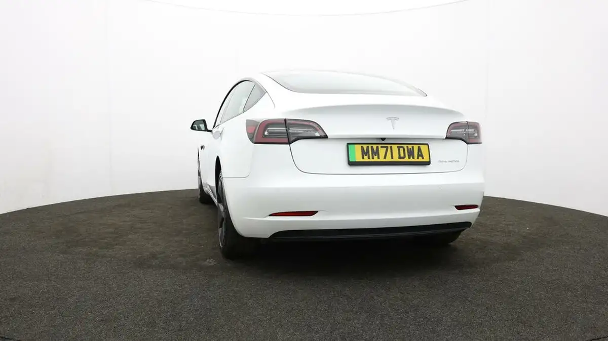 2022-tesla-model-3-e-long-range-big-74