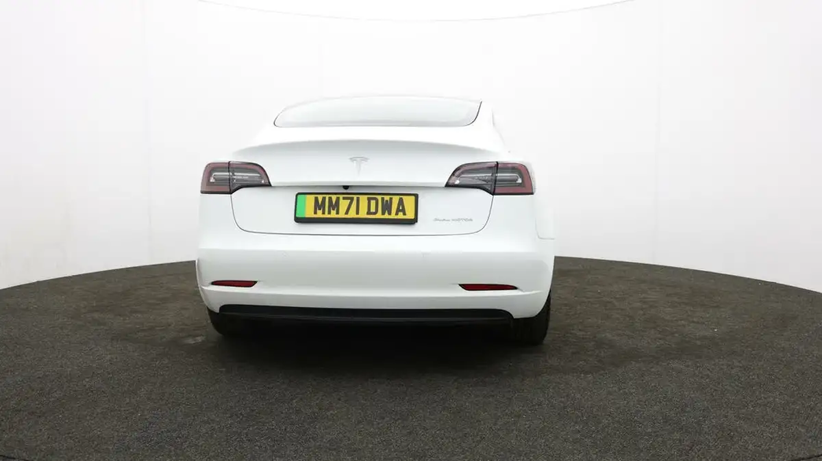 2022-tesla-model-3-e-long-range-big-5