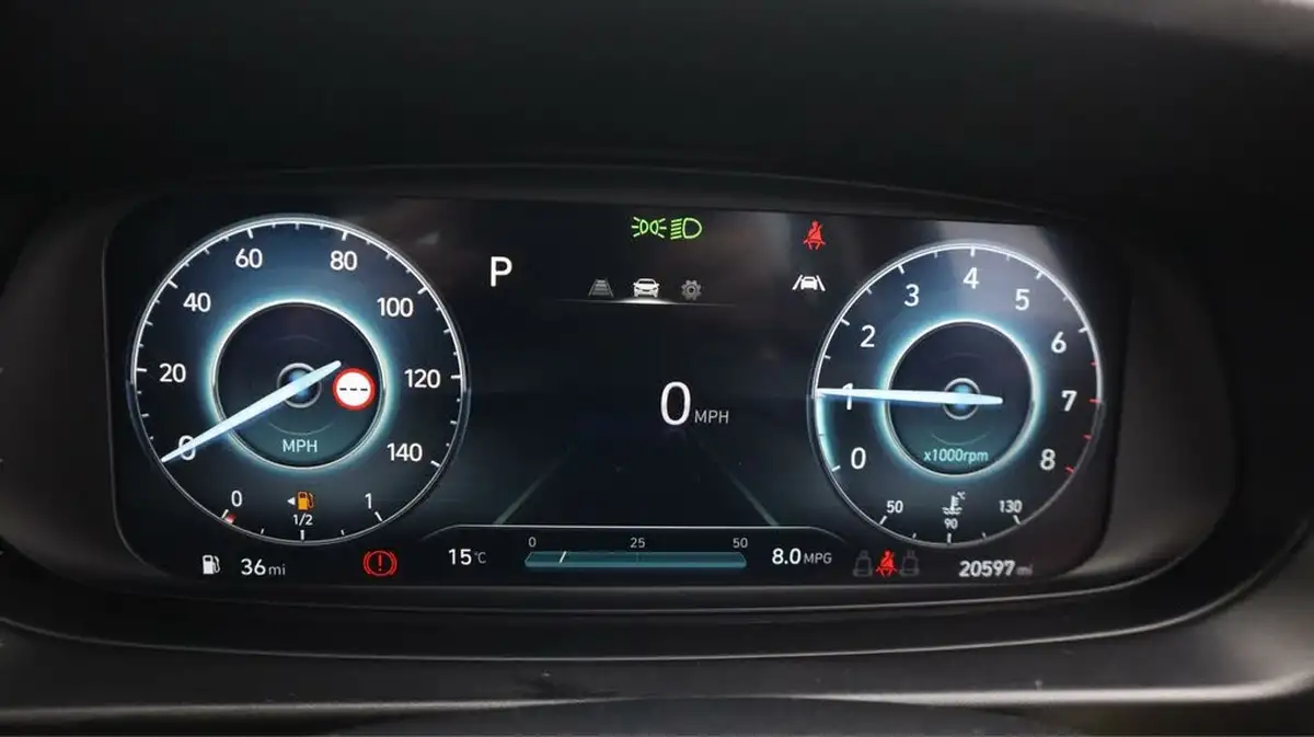 2023-hyundai-i20-10-t-gdi-se-connect-dct-big-10