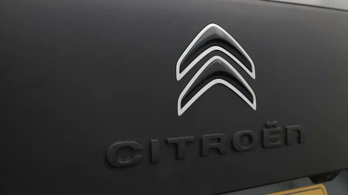 2017-citroen-c4-cactus-16bluehdi-flair-ss-etg6-big-22