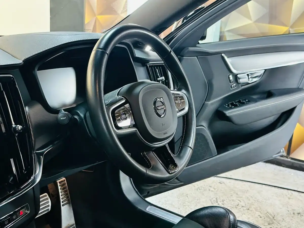 2021-volvo-v90-20-t6-r-design-340bhp-big-13